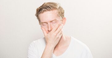 Lifestyle Adjustments and Therapeutic Options for Controlling Acid Reflux